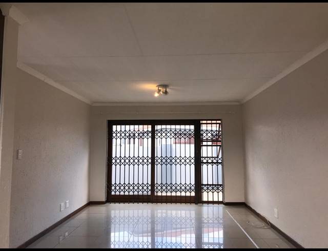 3 BEDROOM APARTMENT FOR SALE IN HELDERWYK